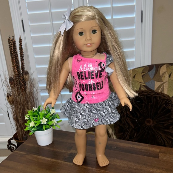 American Girl Doll Isabelle Blonde Hair and Hazel Colored Eyes